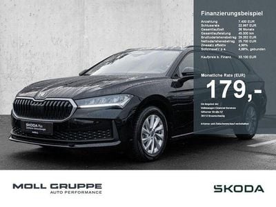 Onyxschwarz metallic Gebraucht 2025 Skoda Superb Essence Kombi | 33.100 € (Guter Preis)