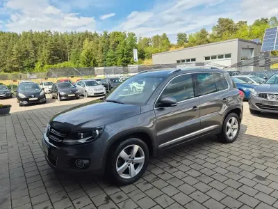 Gebraucht VW Tiguan LOUNGE 125 PS (91 kW) 2015 Grau SUV