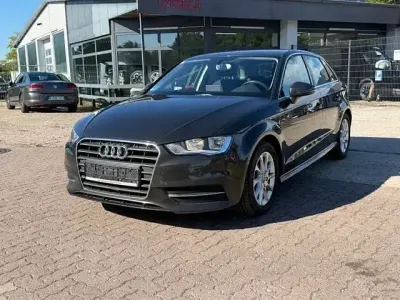 Gebraucht Audi A3 Attraction 110 PS (80 kW) 2014 Belugabraun Limousine