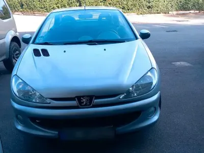 Gebraucht Peugeot 206 CC 108 PS (79 kW) 2005 Silber Cabrio