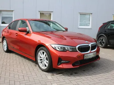 Gebraucht BMW 320 Advantage 190 PS (139 kW) 2020 Orange Limousine