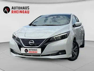 Gebraucht Nissan Leaf Acenta 110 kW (150 PS) 2021 Weiß Kleinwagen