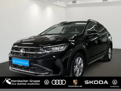 Gebraucht VW Taigo Life 150 PS (110 kW) 2022 Deep black perleffekt SUV