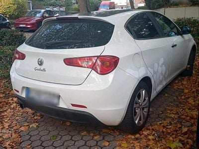 Gebraucht Alfa Romeo Giulietta 105 PS (77 kW) 2011 Weiß Kleinwagen