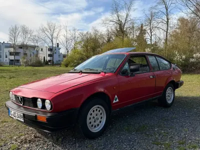 Gebraucht Alfa Romeo GTV 131 PS (96 kW) 1983 Rot Coupé