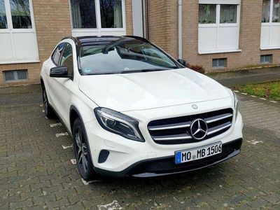 gebraucht Mercedes GLA180 7G-DCT Urban - Panorama Dach-Automatik-NightPaket