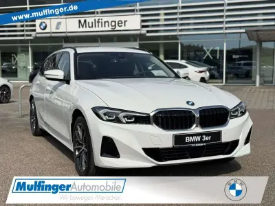 Gebraucht BMW 330e Sport Line 292 PS (214 kW) 2025 Alpinweiss Kombi