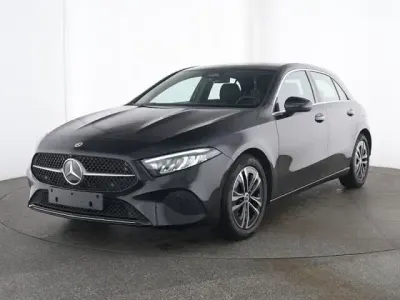 Gebraucht Mercedes A180 Advanced Plus 136 PS (100 kW) 2025 Lack kosmosschwarz Limousine