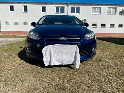 Blau Gebraucht 2014 Ford Focus Titanium Kombi | 4.444 € (Guter Preis)