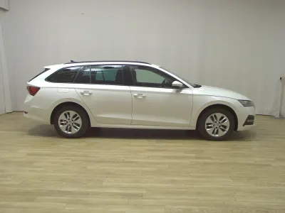 Gebraucht Skoda Octavia Ambition 150 PS (110 kW) 2023 Weiss Kombi