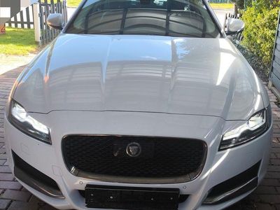 Gebraucht Jaguar XF Prestige 163 PS (119 kW) 2018 Weiß Limousine