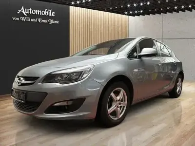 Gebraucht Opel Astra Edition 116 PS (85 kW) 2014 Grau Limousine