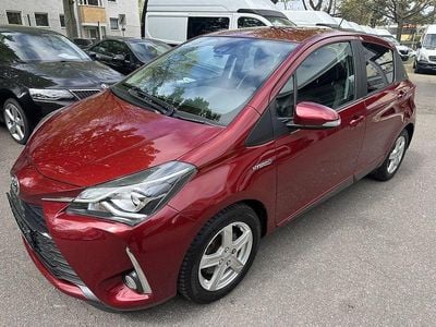 Usata Toyota Yaris Hybrid Club 75 CV (55 kW) 2019 Rosso Berlina