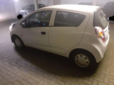 Gebraucht Chevrolet Spark 68 PS (50 kW) 2011 Weiß Kleinwagen