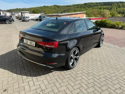 Gebraucht Audi A3 Sport 150 PS (110 kW) 2017 Brillantschwarz Limousine