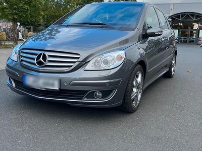 Mercedes B200