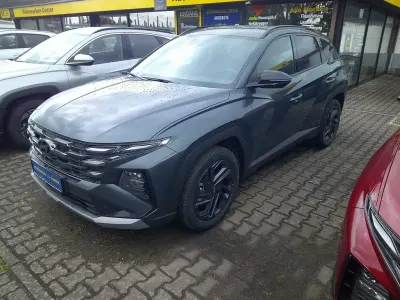 Neu Hyundai Tucson Edition 150 PS (110 kW) 2026 Grün SUV