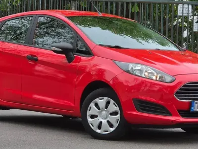 Usata Ford Fiesta 65 CV (47 kW) 2013 Rosso Utilitaria
