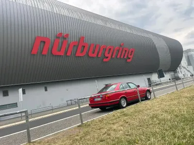 Gebraucht BMW 520 130 PS (95 kW) 1989 Rot Limousine