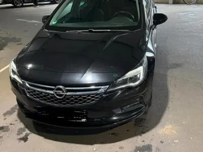 Gebraucht Opel Astra 125 PS (91 kW) 2017 Schwarz Limousine