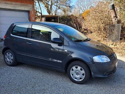 Gebraucht VW Fox 55 PS (40 kW) 2010 Grau Kleinwagen