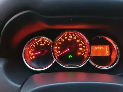 Używany Dacia Duster Ice 90 KM (66 kW) 2016 Szary SUV