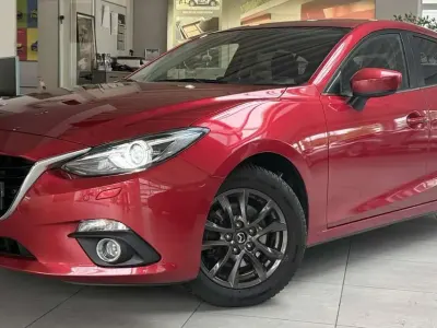 Używany Mazda 3 Sports-Line 120 KM (88 kW) 2014 Czerwony Hatchback