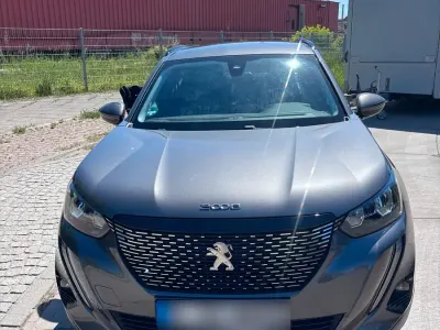 Gebraucht Peugeot 2008 Allure 131 PS (96 kW) 2022 Grau SUV