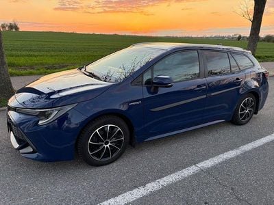 Second-hand Toyota Corolla Club 122 CP (89 kW) 2019 Albastru Break