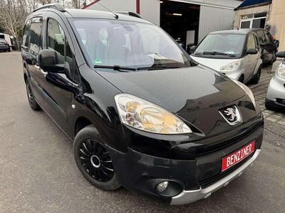 Schwarz Gebraucht 2012 Peugeot Partner Tendance Van / Kleinbus | 6.999 € (Fairer Preis)