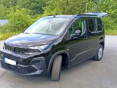 Gebraucht Peugeot Rifter Allure 110 PS (80 kW) 2024 Schwarz Van / Kleinbus