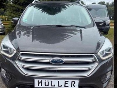 Gebraucht Ford Kuga Titanium 182 PS (133 kW) 2018 Grau SUV