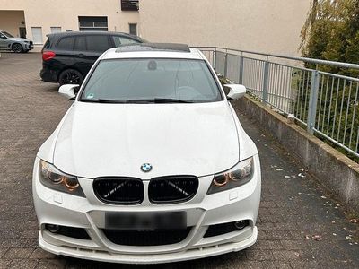 Gebraucht BMW 320 170 PS (125 kW) 2010 Weiß Kombi