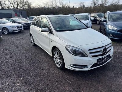 Gebraucht Mercedes B200 156 PS (114 kW) 2012 Weiß Van / Kleinbus