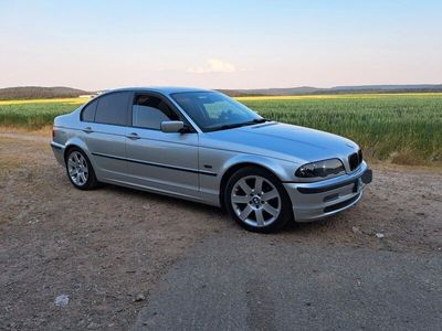 gebraucht BMW 320 i -