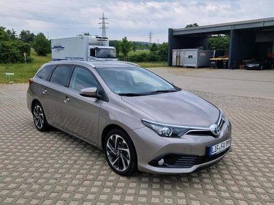 Toyota Auris Hybrid