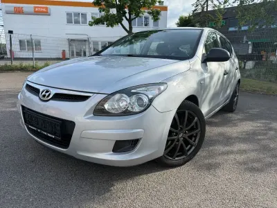Gebraucht Hyundai i30 109 PS (80 kW) 2009 Silber Limousine