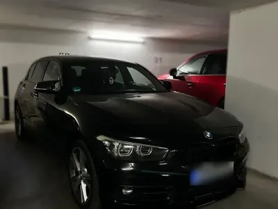 Gebraucht BMW 118 Sport Line 150 PS (110 kW) 2018 Schwarz Kleinwagen