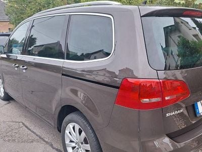 Gebraucht VW Sharan 140 PS (102 kW) 2014 Braun Van / Kleinbus