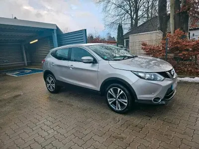 Gebraucht Nissan Qashqai Acenta 116 PS (85 kW) 2016 Grau SUV