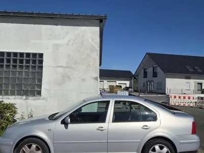 Usata VW Bora 101 CV (74 kW) 2000 Argento Berlina