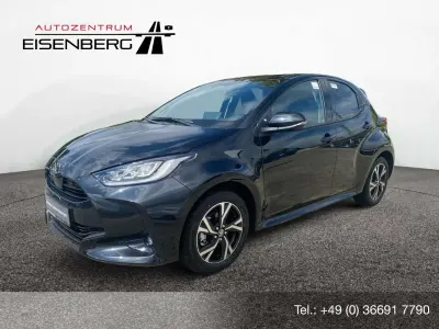 Neu Toyota Yaris Hybrid 116 PS (85 kW) 2025 Schwarz Limousine