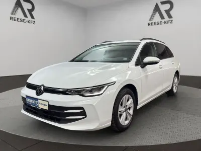 Gebraucht VW Golf VIII Life 116 PS (85 kW) 2025 Weiß Kombi