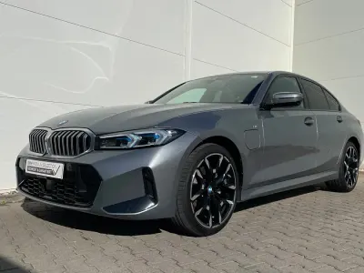 Gebraucht BMW 330e Comfort Edition 292 PS (214 kW) 2025 Skyscraper grau metallic Limousine