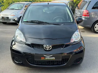 Gebraucht Toyota Aygo Edition 68 PS (50 kW) 2011 Schwarz Kleinwagen