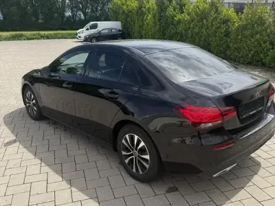Gebraucht Mercedes A200 Business 150 PS (110 kW) 2021 Schwarz Limousine