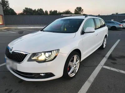 Gebraucht Skoda Superb 140 PS (102 kW) 2015 Weiß Kombi