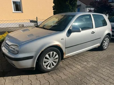 Gebraucht VW Golf IV 100 PS (73 kW) 2002 Silber