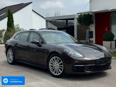 Gebraucht Porsche Panamera 4 330 PS (242 kW) 2018 Ristrettobraunmetallic Kleinwagen