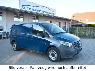 Używany Mercedes Vito 163 KM (119 kW) 2022 Niebieski Van